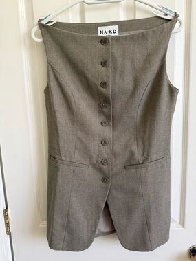 Na-Kd Taupe Tailored Sleeveless Vest